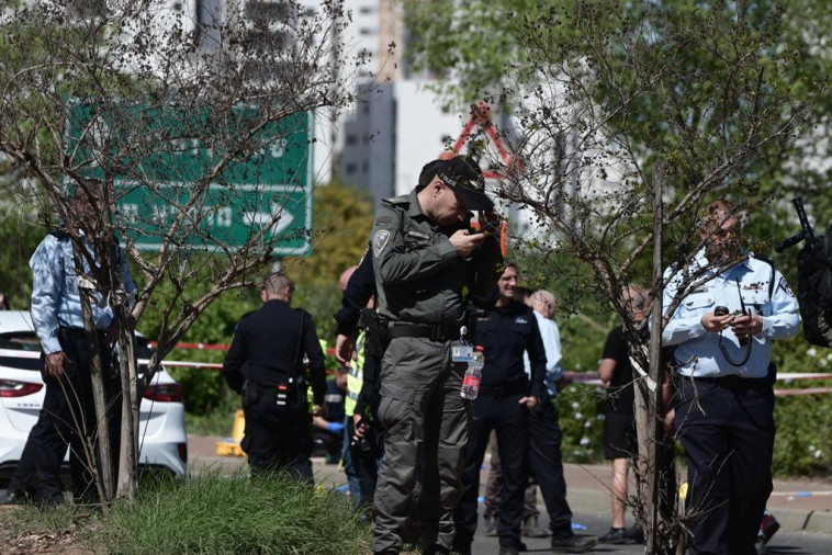 זירת הפיגוע סמוך לצומת צריפין