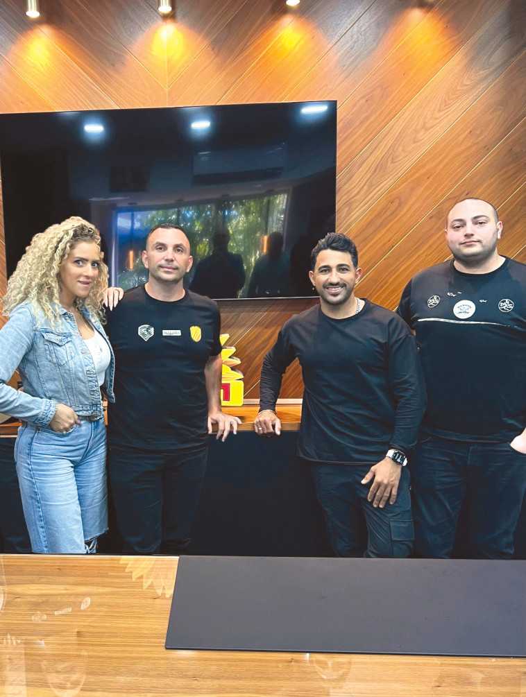 אביחי בניסטי, מור אביטן, חיים ומירי אמסלם