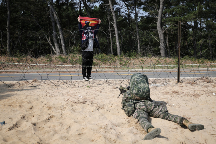 תרגילי יכולות נחיתה אמפיביות בין דרום קוריאה לארה''ב (צילום: REUTERS/Kim Hong-Ji TPX IMAGES OF THE DAY)