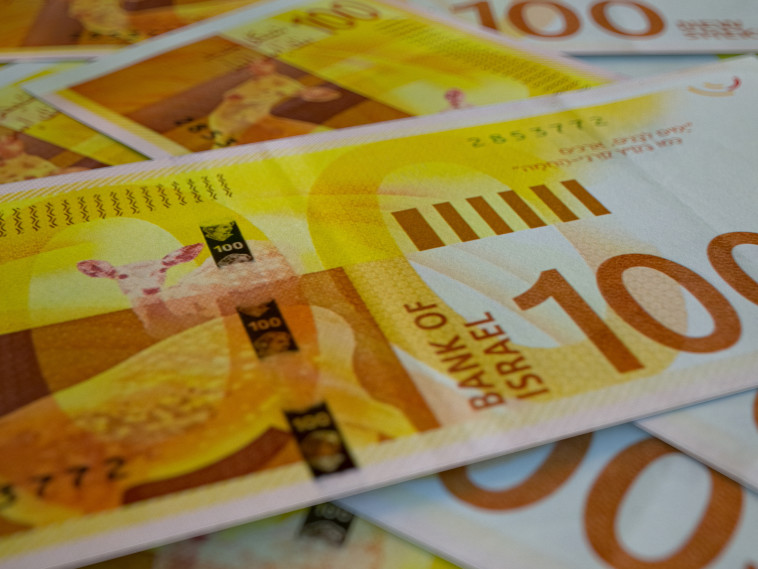 משך מזומנים מהחשבון המשותף, אך כוונתו הייתה שונה ממה שאשתו חשבה