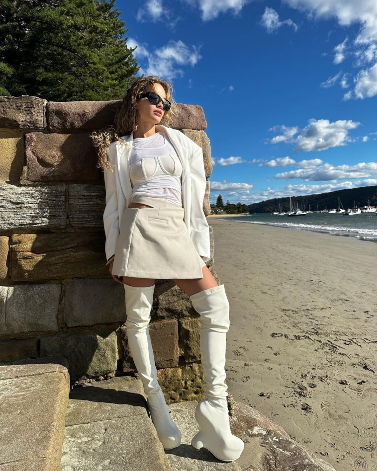 הלוק הלבן: החופש הזה עושה לה טוב