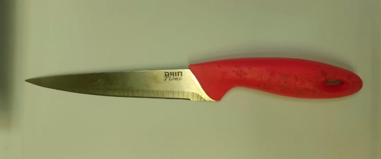 הסכין שנתפסה אצל החשוד 