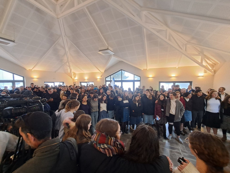 הלוויתה של לאה (לוסי) די שנרצחה בפיגוע בבקעת הירדן