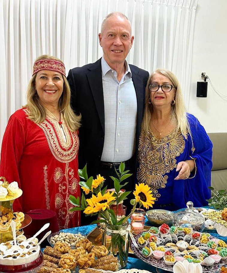 יואב גלנט ואשתו קלודין במימונה