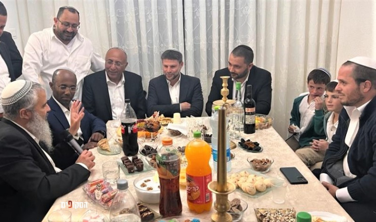 &nbsp;שר האוצר בצלאל סמוטריץ' בחגיגות מימונה בבית משפחת אביסדריס בקרית גת