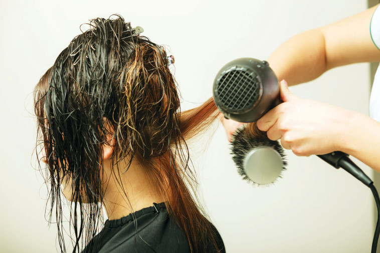 קבעי לך תור למספרה מידי פעם