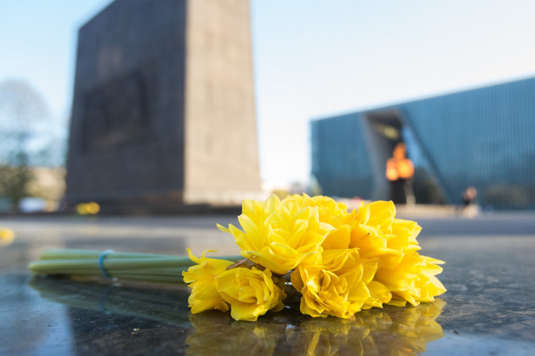 אנדרטה לזכר מרד גטו וורשה