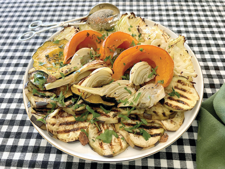 מבחר ירקות צלויים