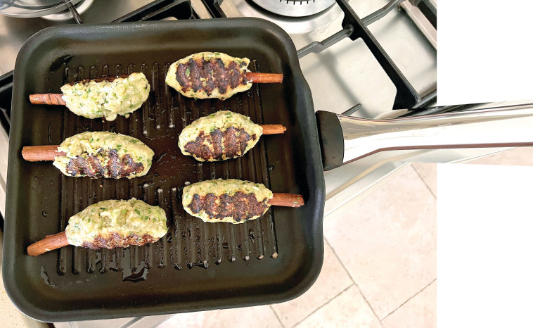 קבבונים על גבעולי סלרי  