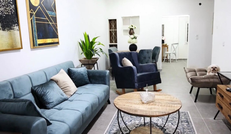 סלון ששופץ על-ידי ''סיירת השיפוצים'' לקשישים וניצולי שואה