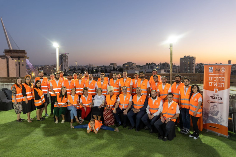 קליטת מתנדבים צעירים זוכי מלגות לפרוייקט 'תן כבוד' בשיתוף IMPACT  
