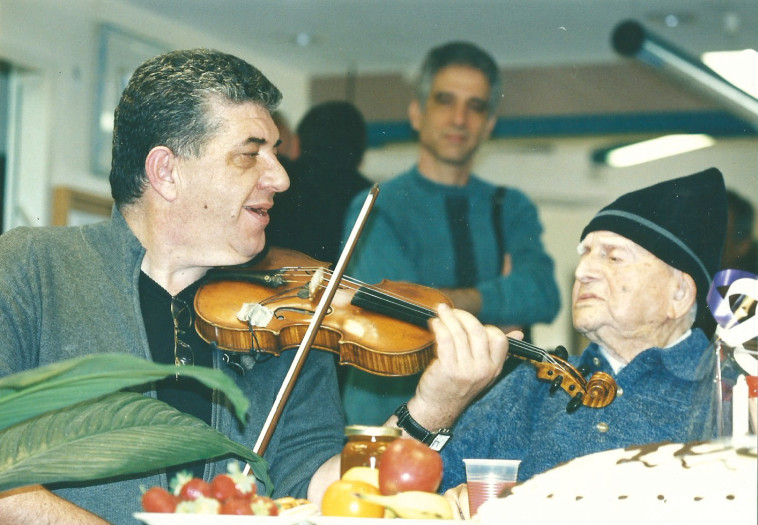 יעקב זהבי ומירל רזניק (צילום: נתן זהבי)