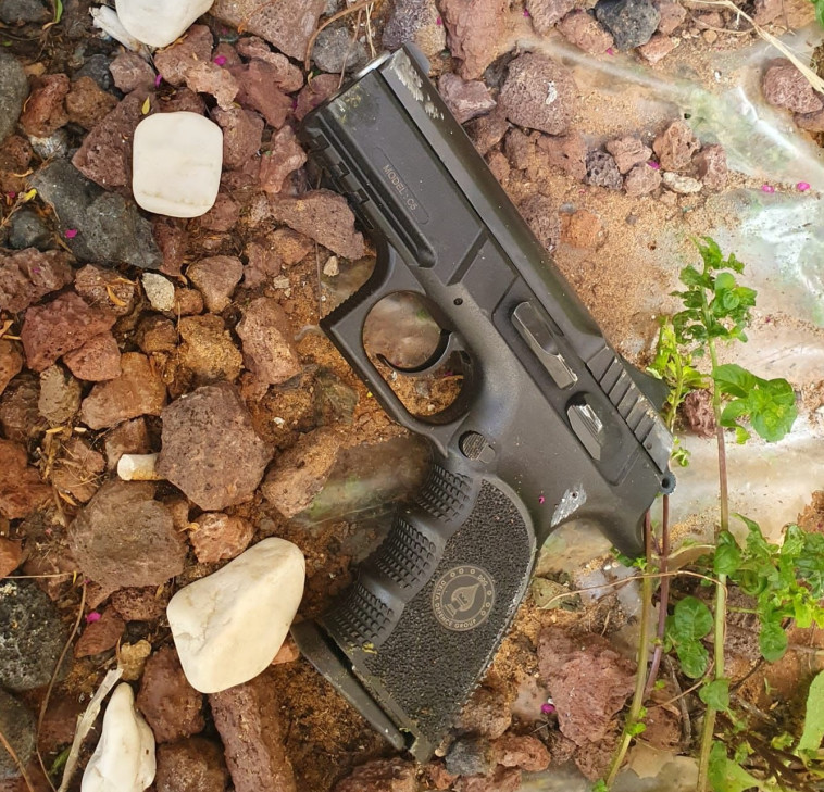 נשק שנתפס במבצע למיגור הפשיעה בחברה הערבית