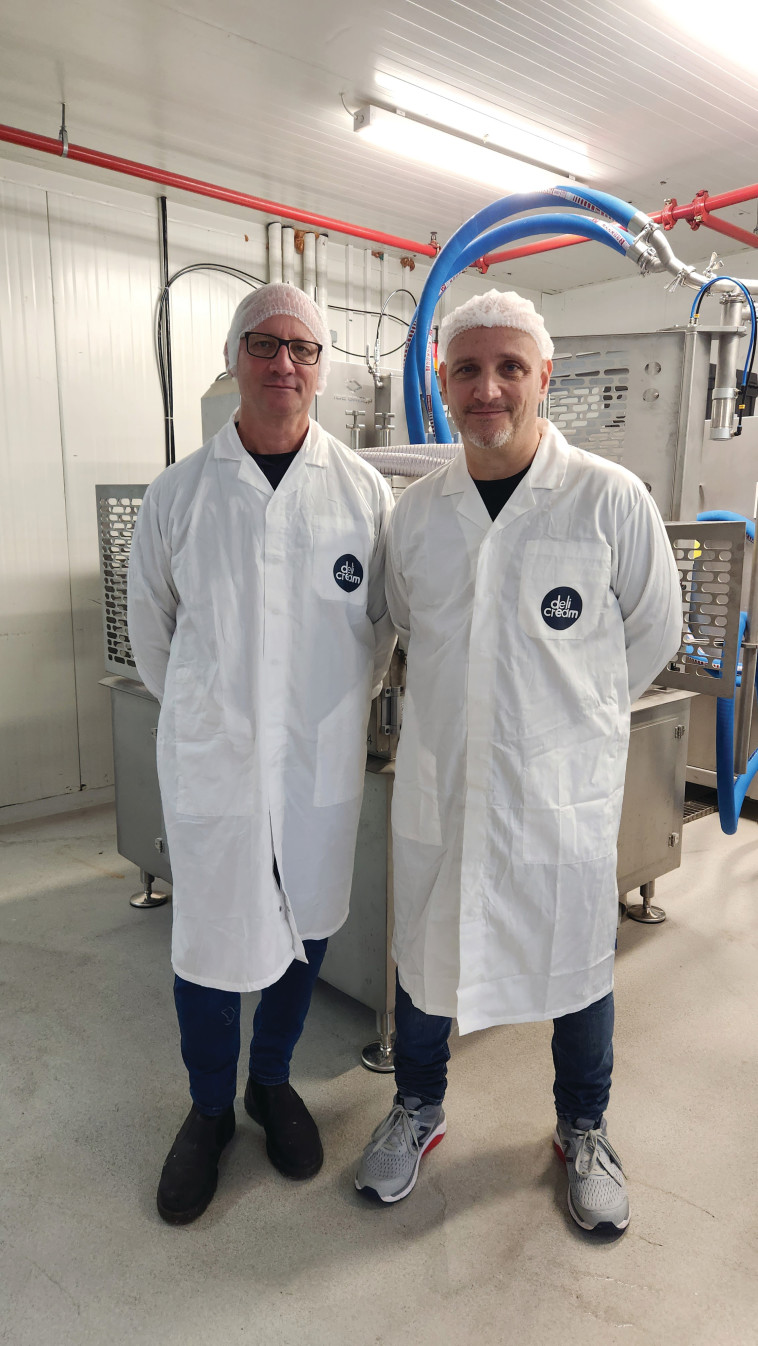 שרון (מימין) ואבי בן בסט 