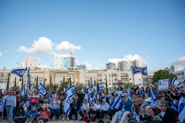 הפגנת ''סבתות למען הדמוקרטיה''
