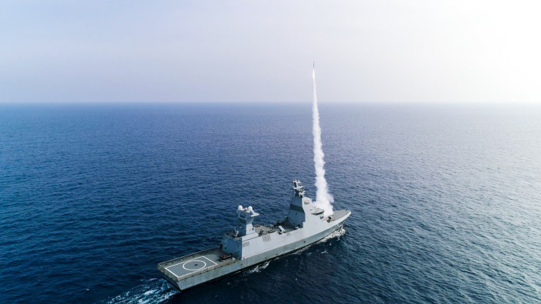 ניסוי טילים באחד הספינות החדשות של חיל הים (צילום: דובר צה''ל)