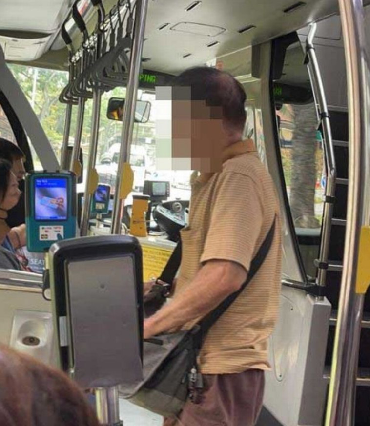 נתפס על חם מבצע מעשה מגונה באוטובוס (צילום: מתוך פייסבוק)