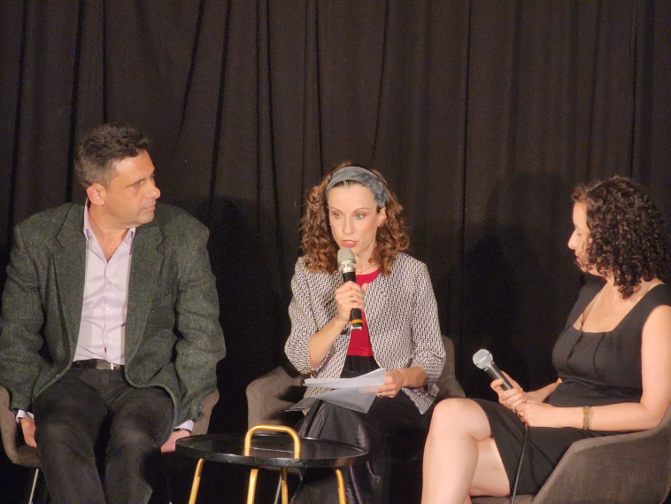 תמר הוסטובסקי-ברנדס  לצד פרופ' רון שפירא