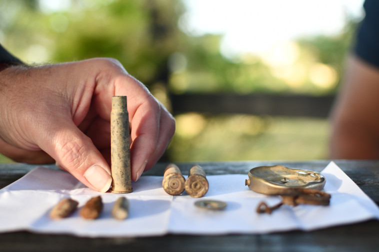 תרמילי מקלע מסוג ברן שאותרו בזירת הקרב