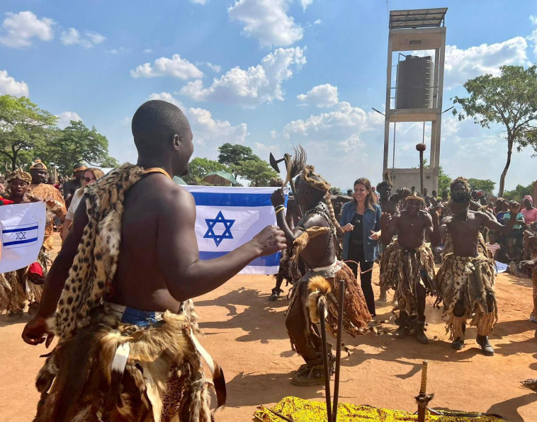 'אינוביישן אפריקה' במפגש עם התושבים המקומיים