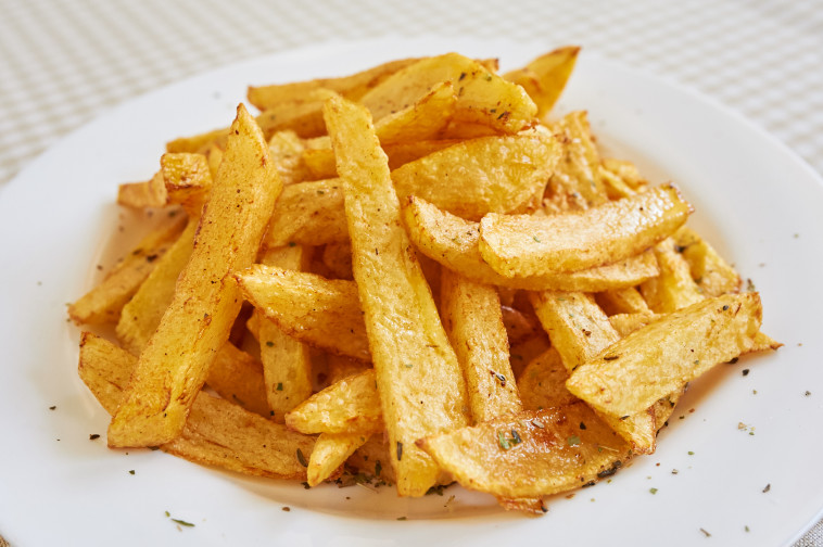 אלו ההשפעות של צ'יפס מטוגן על חיינו