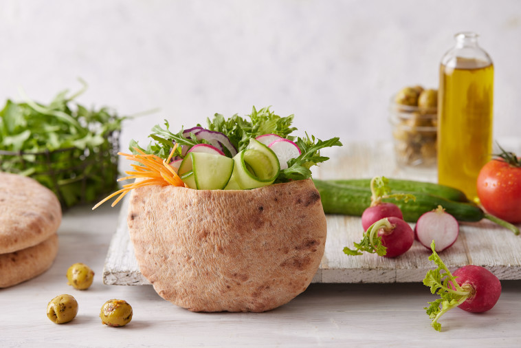 פיתה עם ירקות שורש