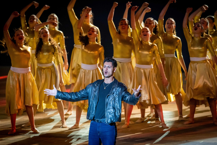 עופר חיון בטקס הדלקת המשואות