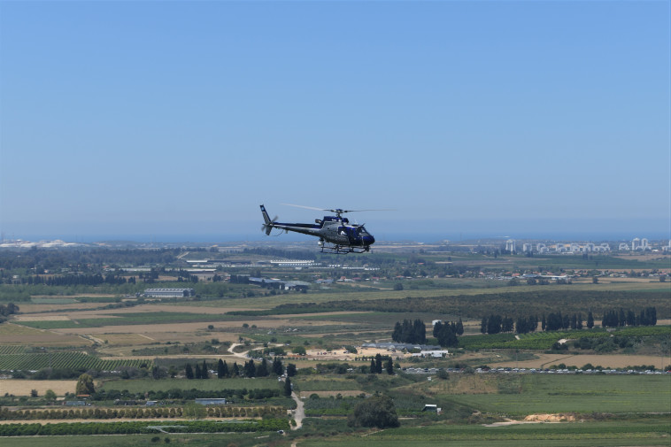 מסוק משטרתי במהלך מטס יום העצמאות 