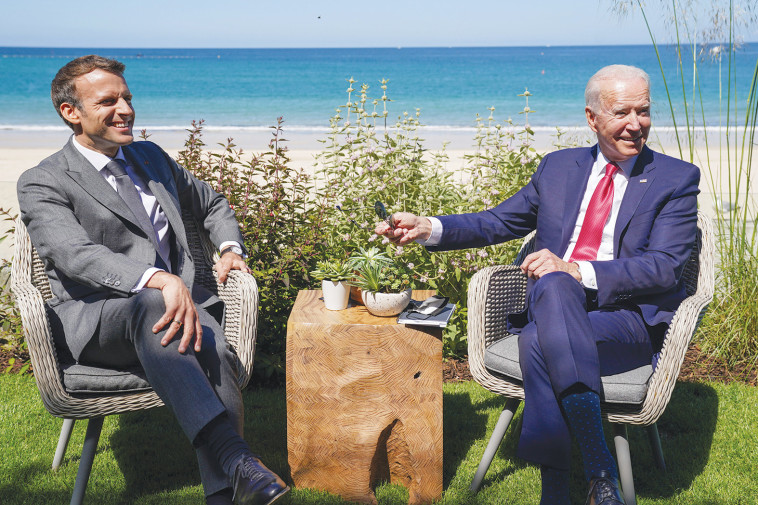 הנשיא מקרון והנשיא ביידן 