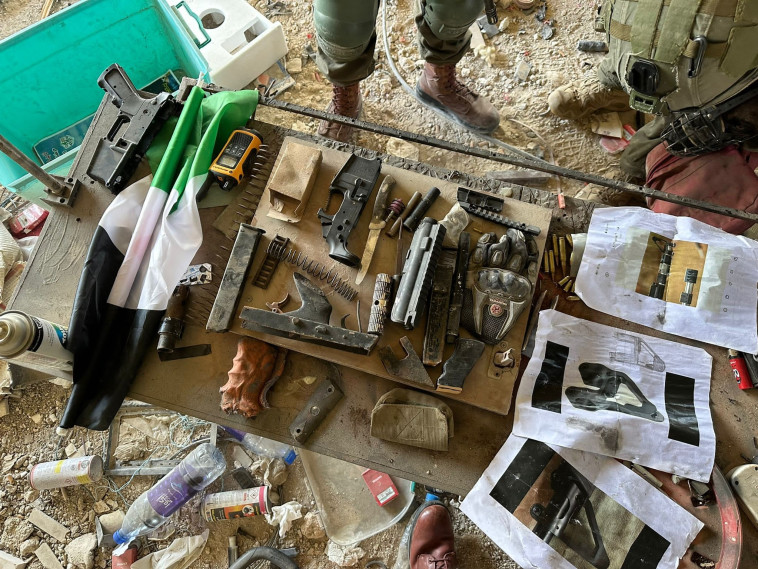 נשק שהוחרם בפעילות בג'נין (צילום: דובר צה''ל)