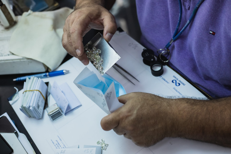 חשוב לקבוע מה הם מאפייני היהלום המושלם עבורכם 