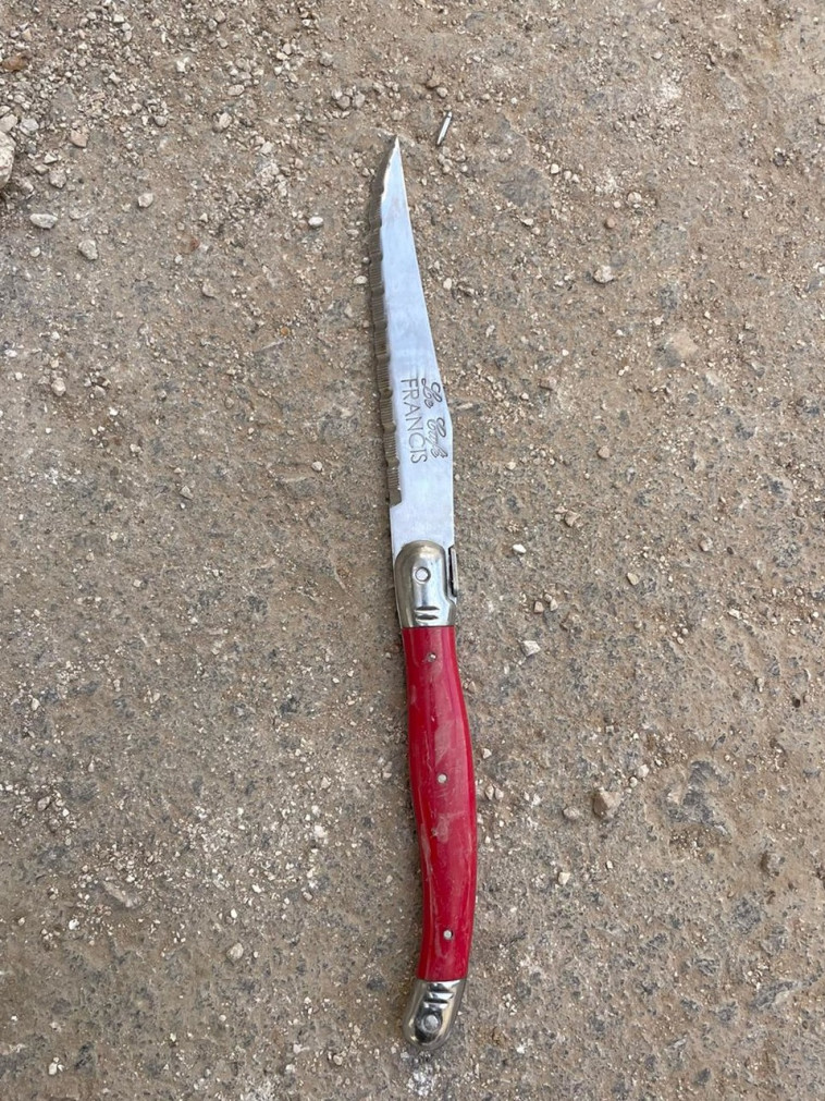 הסכין ששימשה את המחבלת (צילום: דובר צה''ל)