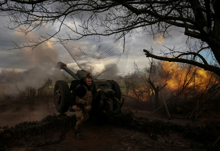 צבא אוקראינה בסמוך לעיר באחמוט (צילום: רויטרס)