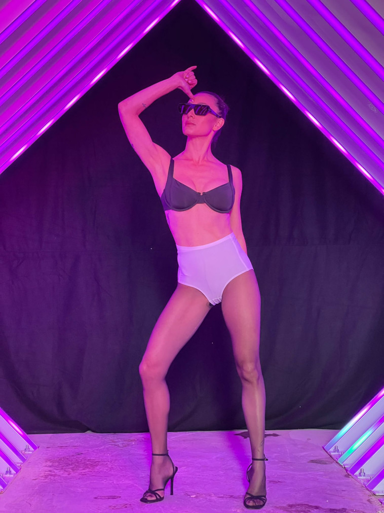 אנה ארונוב בקמפיין לאינטימה