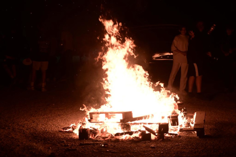 ל''ג בעומר, מדורה