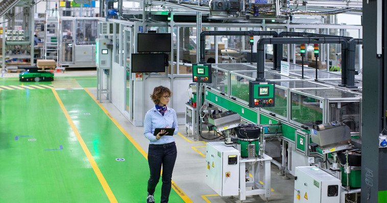 מפעל חכם של שניידר אלקטריק