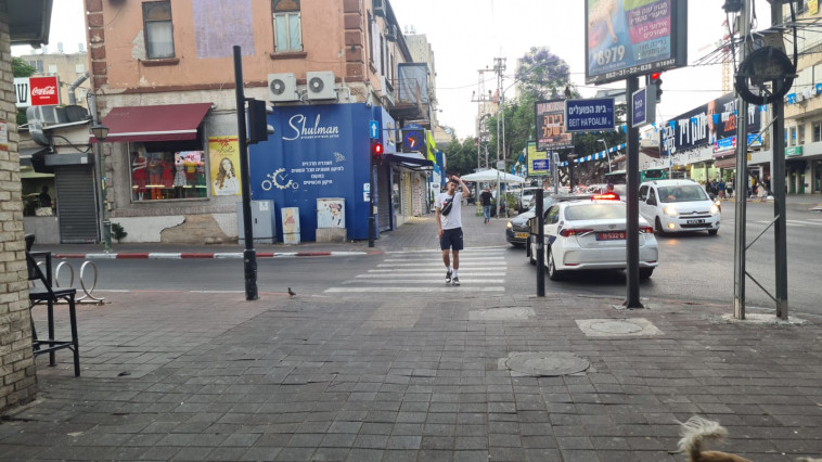 רחובות שוממת לאחר הפגיעה הישירה