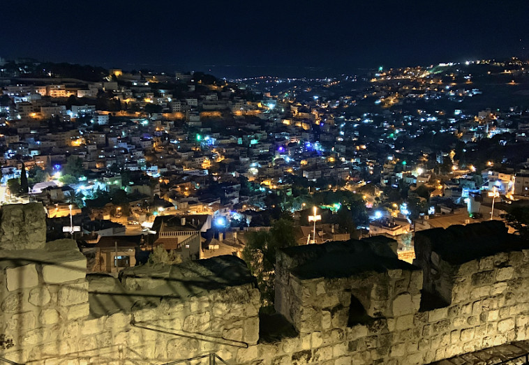 על חומותיך עיר דוד: סיור חינמי בטיילת החומות