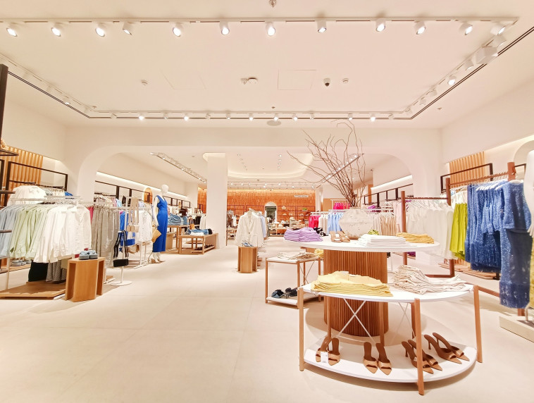 מנגו חנות הדגל בעופר רמת אביב