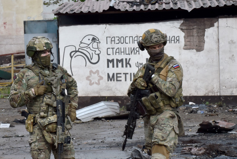 חיילים רוסים המוצבים באוקראינה (צילום:  OLGA MALTSEVA/AFP via Getty Images)