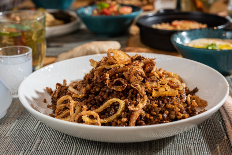 מג'דרה במסעדת השולחן הגלילי במלון פרימה גליל