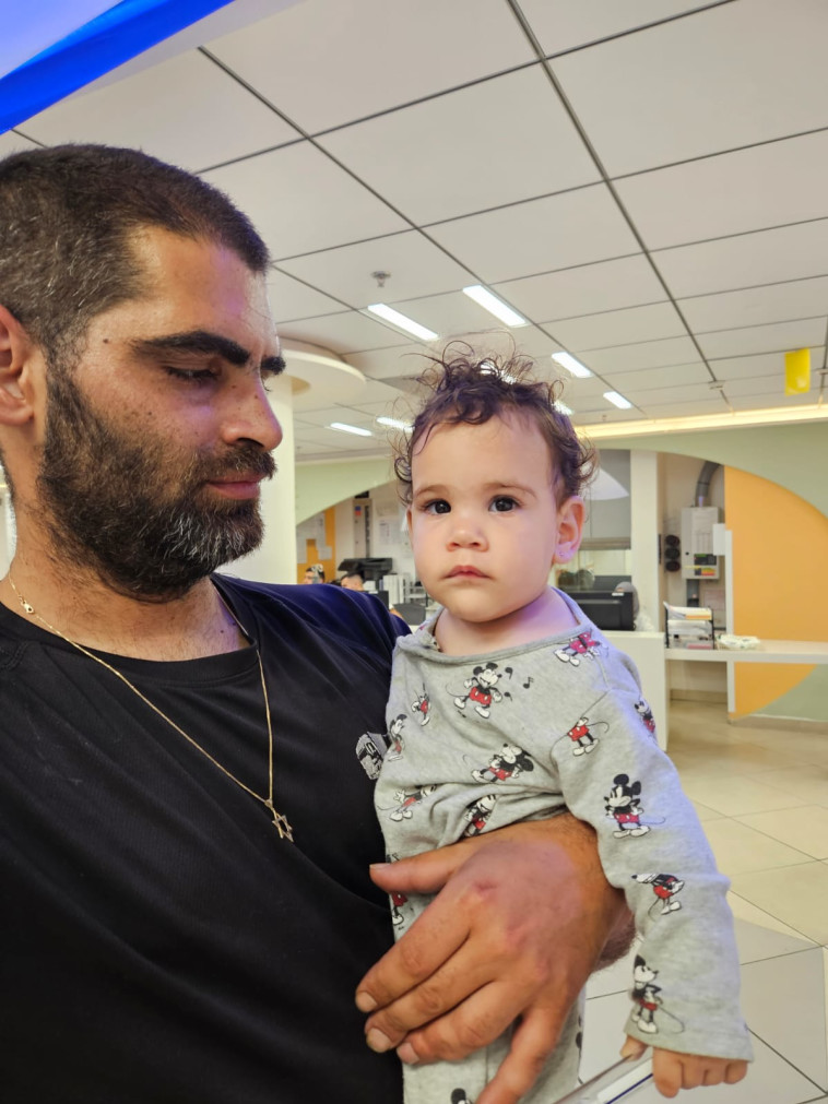 רני דייזי ששאפה פיסת עץ