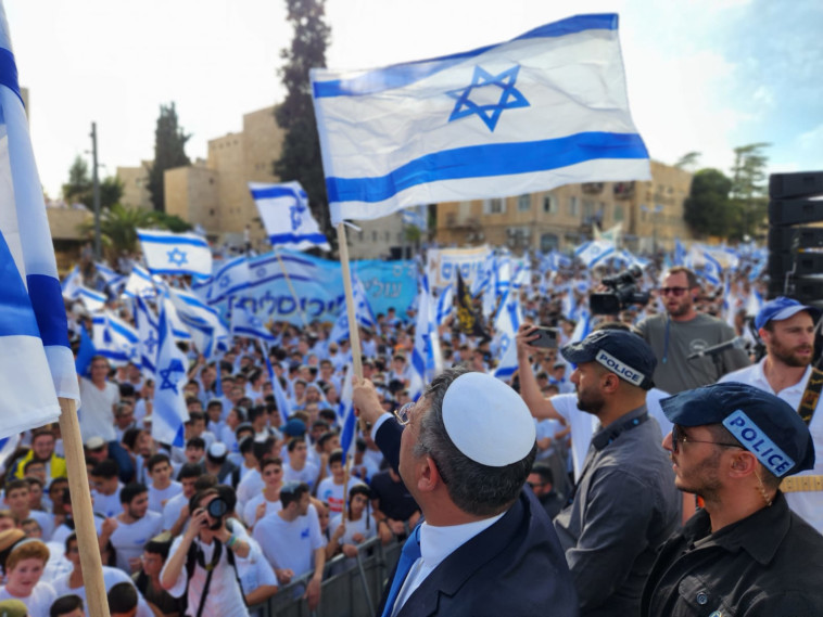 איתמר בן גביר בצעדת הדגלים 