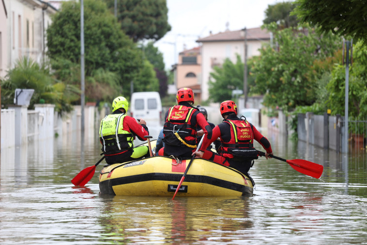 שיטפונות במחוז אמיליה-רומאניה שבצפון איטליה (צילום: REUTERS/Claudia Greco)