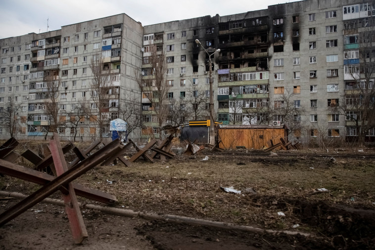 הרס בערי באחמוט (צילום: REUTERS/Oleksandr Ratushniak)