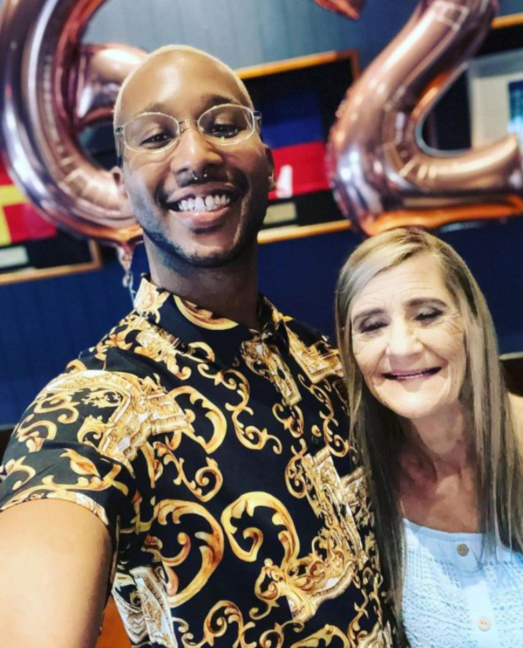 ''איבד את בתוליו'' עם בת ה-62, אם לשבעה ילדים וסבתא ל-17 נכדים