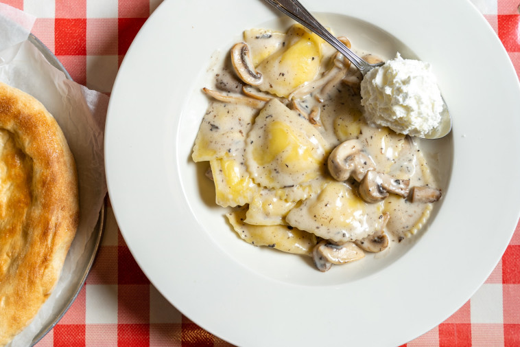 תפריט חדש מאמא גרג קיץ 2023. רביולי גבינות