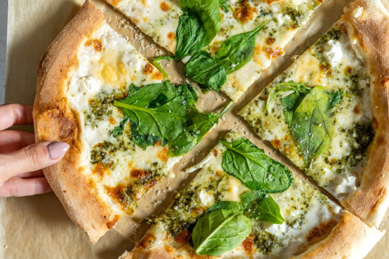 תפריט חדש מאמא גרג קיץ 2023. פיצה ארבע גבינות 59 ש''ח