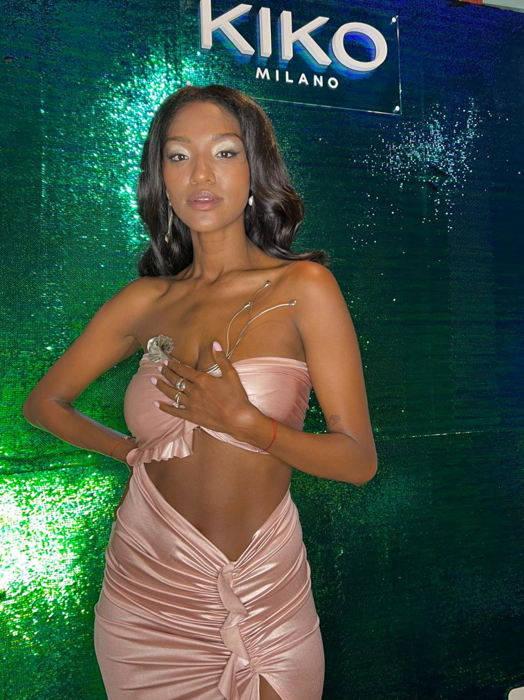 טיטי איינאו בפרמיירה של בת הים הקטנה במילאנו