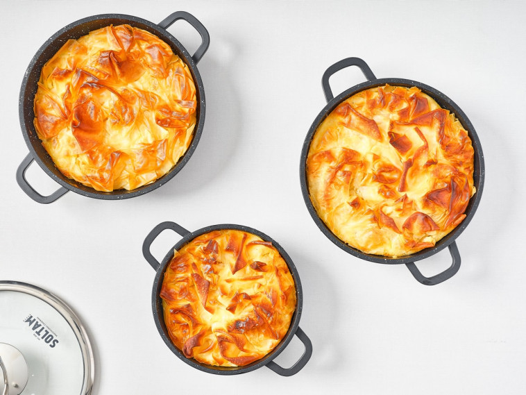 מאפה פילו בולגרי (בניצה) עם גבינות. המתכון באדיבות סולתם